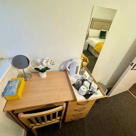 לונדון Cosmopolitan Comfort Private Bedrooms In Euston 106 מראה חיצוני תמונה