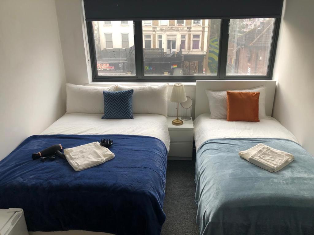 לונדון Cosmopolitan Comfort Private Bedrooms In Euston 106 מראה חיצוני תמונה
