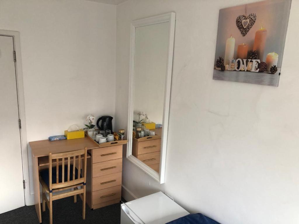 לונדון Cosmopolitan Comfort Private Bedrooms In Euston 106 מראה חיצוני תמונה