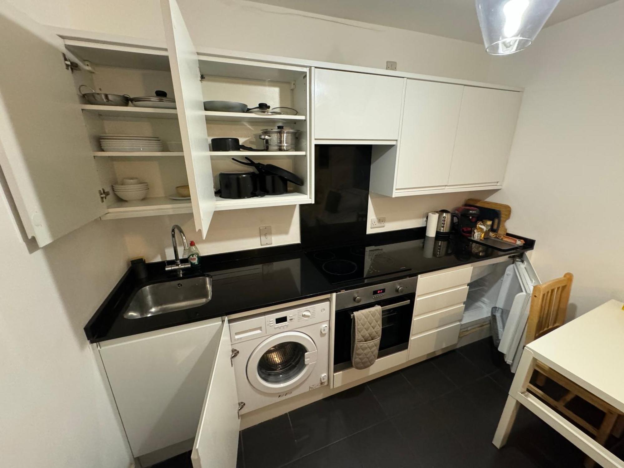 לונדון Cosmopolitan Comfort Private Bedrooms In Euston 106 מראה חיצוני תמונה