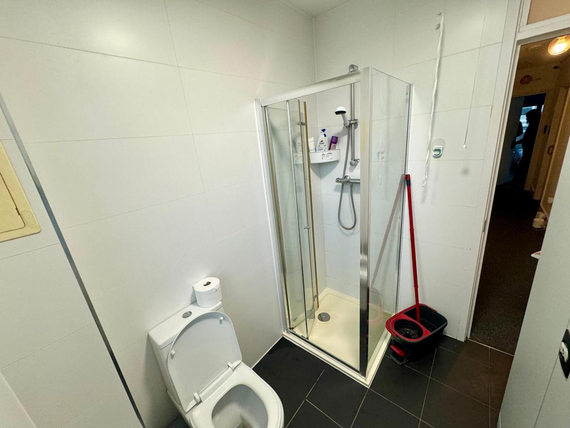 לונדון Cosmopolitan Comfort Private Bedrooms In Euston 106 מראה חיצוני תמונה
