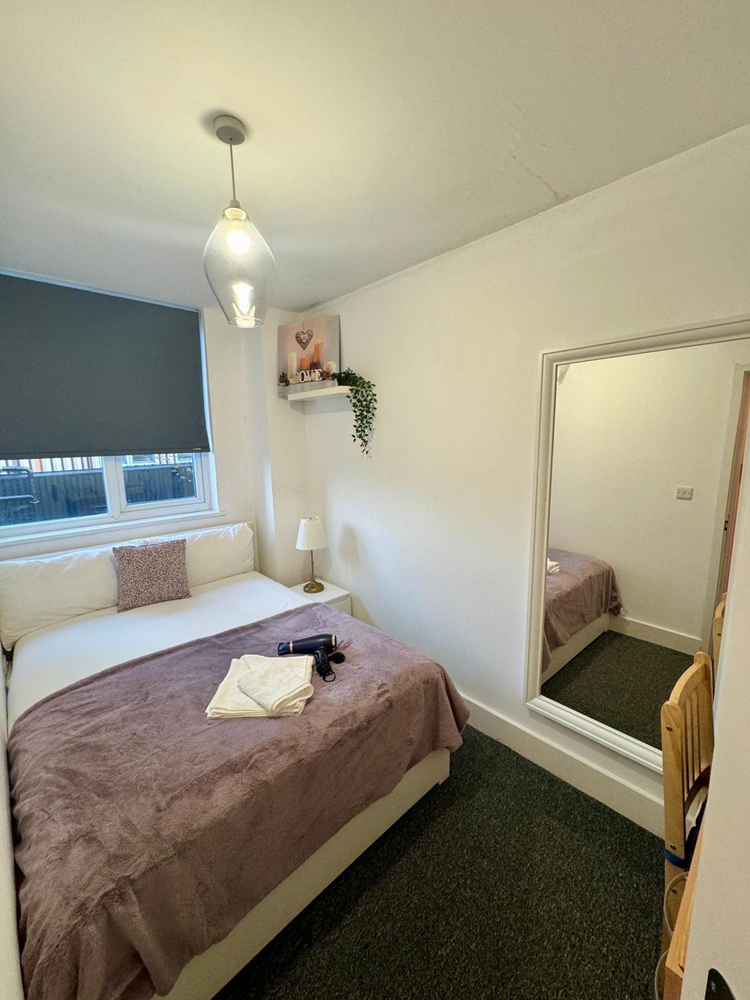 לונדון Cosmopolitan Comfort Private Bedrooms In Euston 106 מראה חיצוני תמונה