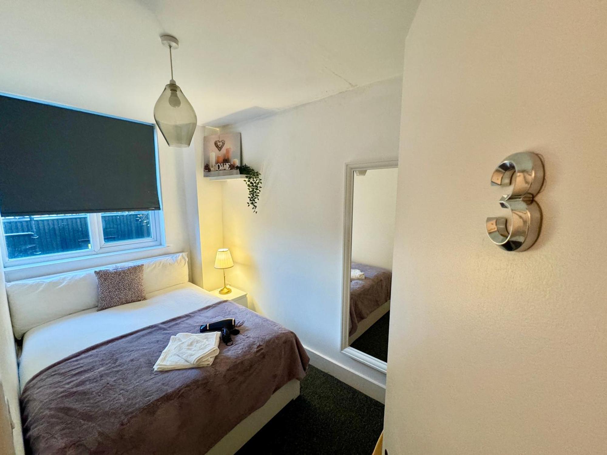לונדון Cosmopolitan Comfort Private Bedrooms In Euston 106 מראה חיצוני תמונה