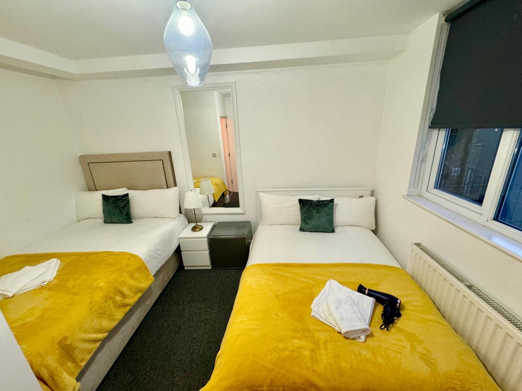 לונדון Cosmopolitan Comfort Private Bedrooms In Euston 106 מראה חיצוני תמונה