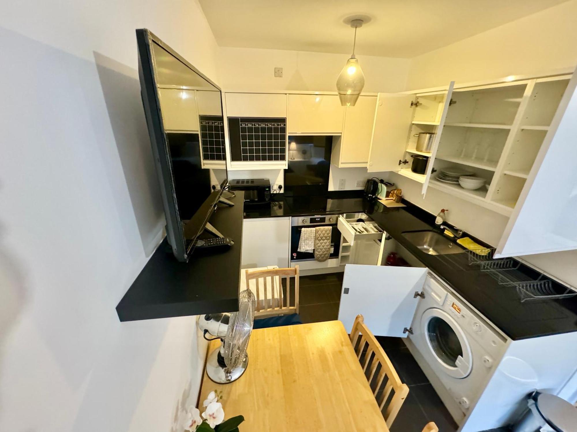 לונדון Cosmopolitan Comfort Private Bedrooms In Euston 106 מראה חיצוני תמונה